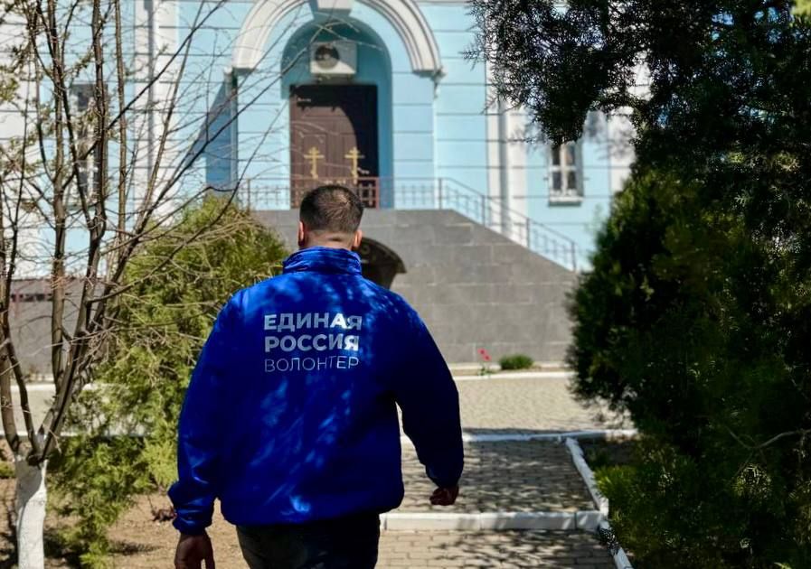 В канун православного праздника Пасхи волонтёры «Единой России» передают праздничные куличи многодетным семьям и людям, оказавшимся в трудной жизненной ситуации В канун православного праздника Пасхи волонтёры «Единой России» передают праздничные куличи многодетным семьям и людям, оказавшимся в трудной жизненной ситуации