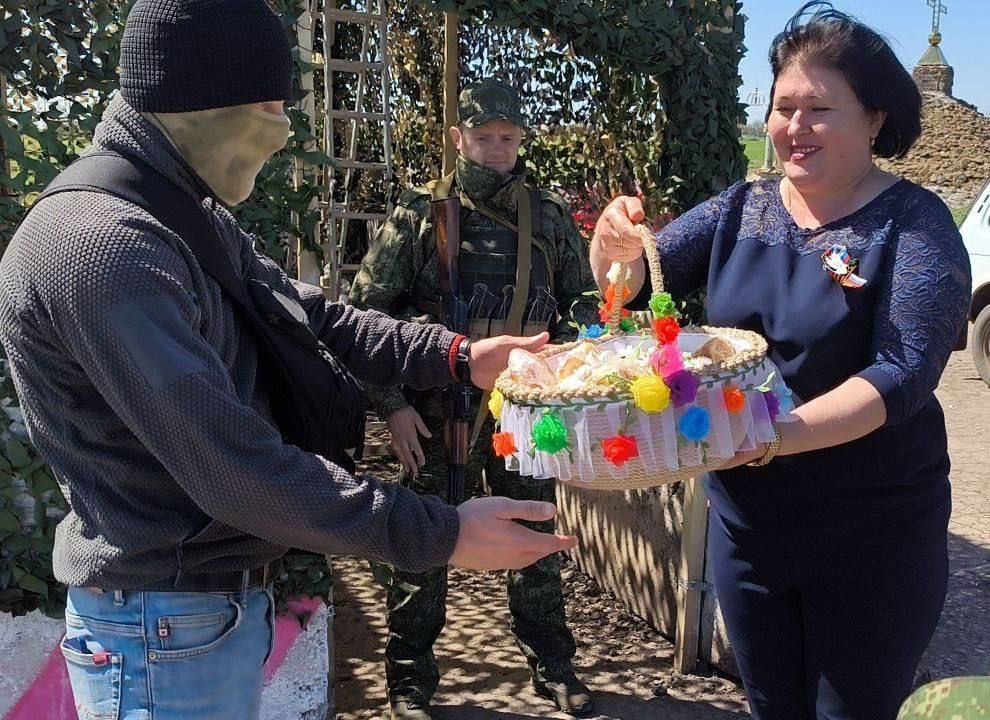 Дошкольные и общеобразовательные учреждения Великолепетихского округа передали куличи российским военнослужащим Дошкольные и общеобразовательные учреждения Великолепетихского округа передали куличи российским военнослужащим