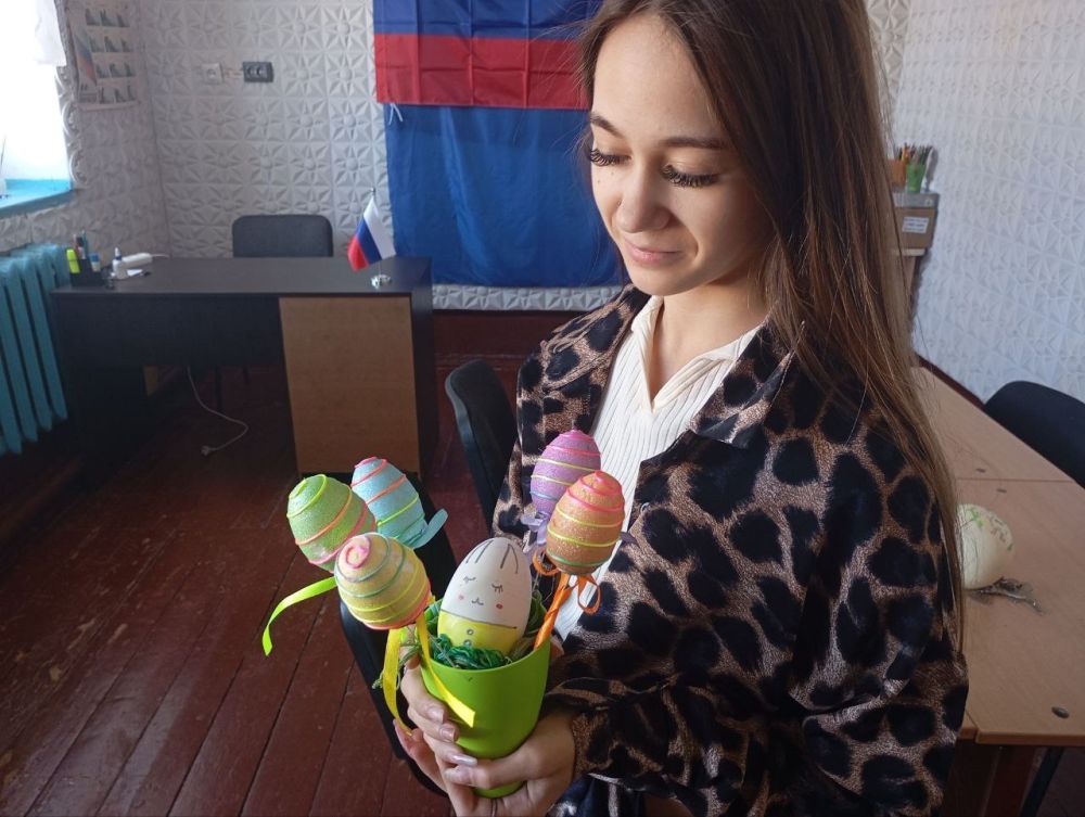 Творческие ребята из Дмитровского СДК, Новокаменского СК и Заозерненского СДК встречают Пасху креативно! Творческие ребята из Дмитровского СДК, Новокаменского СК и Заозерненского СДК встречают Пасху креативно!