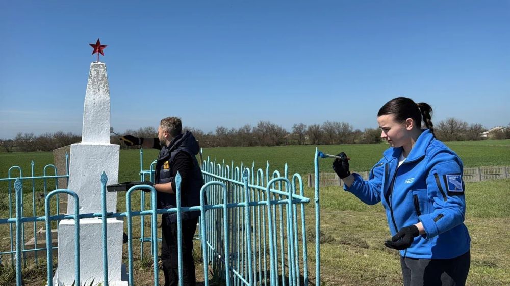 Молодежь Голопристанского округа почтила память героев Молодежь Голопристанского округа почтила память героев