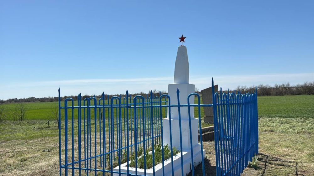 Молодежь Голопристанского округа почтила память героев Молодежь Голопристанского округа почтила память героев