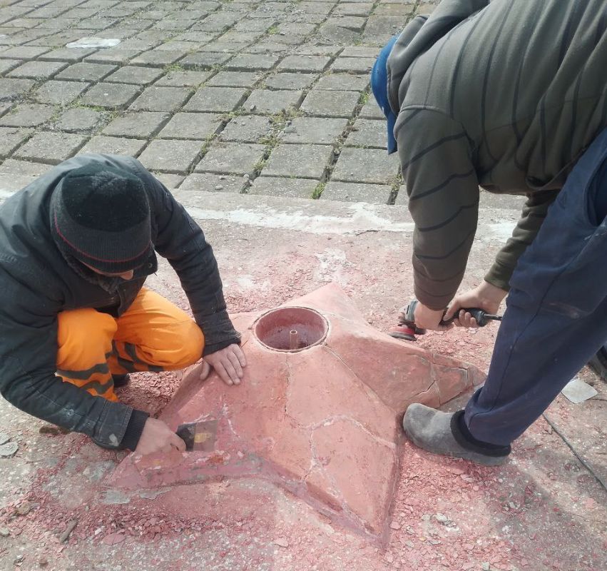 В селе Красная Поляна провели работы по благоустройству памятника в честь воинов-односельчан В селе Красная Поляна провели работы по благоустройству памятника в честь воинов-односельчан