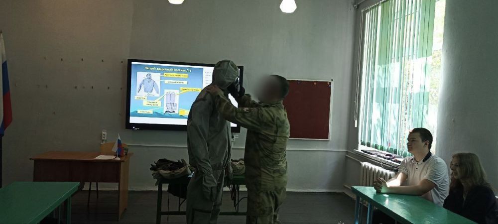 Военнослужащие Росгвардии провели урок мужества в Сивашской школе Военнослужащие Росгвардии провели урок мужества в Сивашской школе