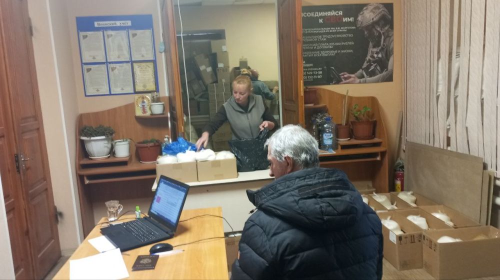 В Малокаховке выдали 490 продуктовых наборов гражданам льготных категорий В Малокаховке выдали 490 продуктовых наборов гражданам льготных категорий