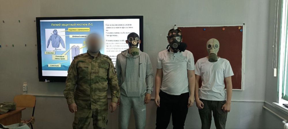 Военнослужащие Росгвардии провели урок мужества в Сивашской школе Военнослужащие Росгвардии провели урок мужества в Сивашской школе