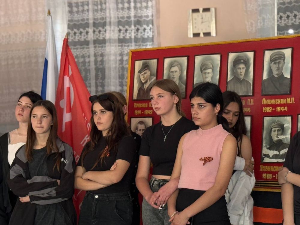 Георгиевская лента. Сотрудники ГАУ ХО «Дом молодежи» совместно с активистами движения «Волонтёры Победы» при содействии отдела культуры и спорта Администрации Голопристанского муниципального округа дали старт Международной... Георгиевская лента. Сотрудники ГАУ ХО «Дом молодежи» совместно с активистами движения «Волонтёры Победы» при содействии отдела культуры и спорта Администрации Голопристанского муниципального округа дали старт Международной...