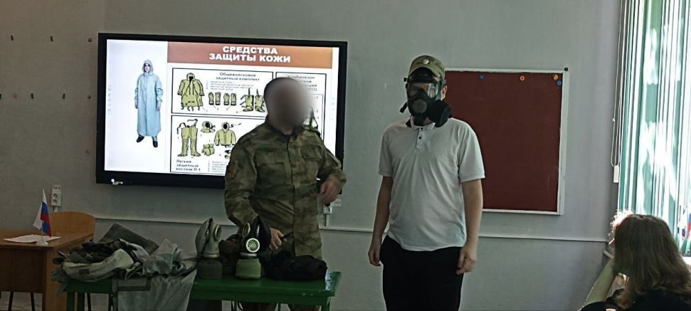 Военнослужащие Росгвардии провели урок мужества в Сивашской школе Военнослужащие Росгвардии провели урок мужества в Сивашской школе