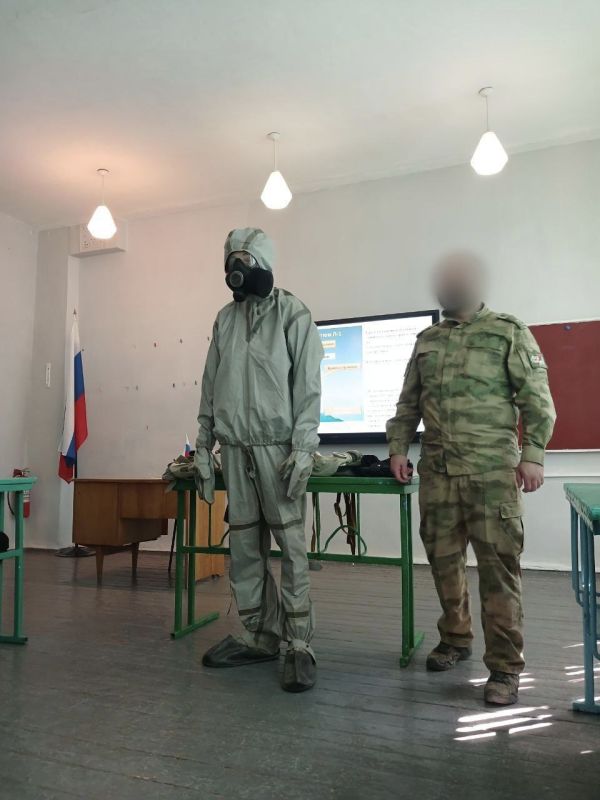 Военнослужащие Росгвардии провели урок мужества в Сивашской школе Военнослужащие Росгвардии провели урок мужества в Сивашской школе