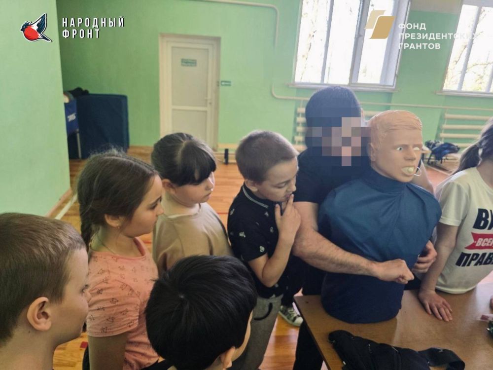 Молодежка Народного Фронта провела урок мужества совместно с Росгвардией Молодежка Народного Фронта провела урок мужества совместно с Росгвардией