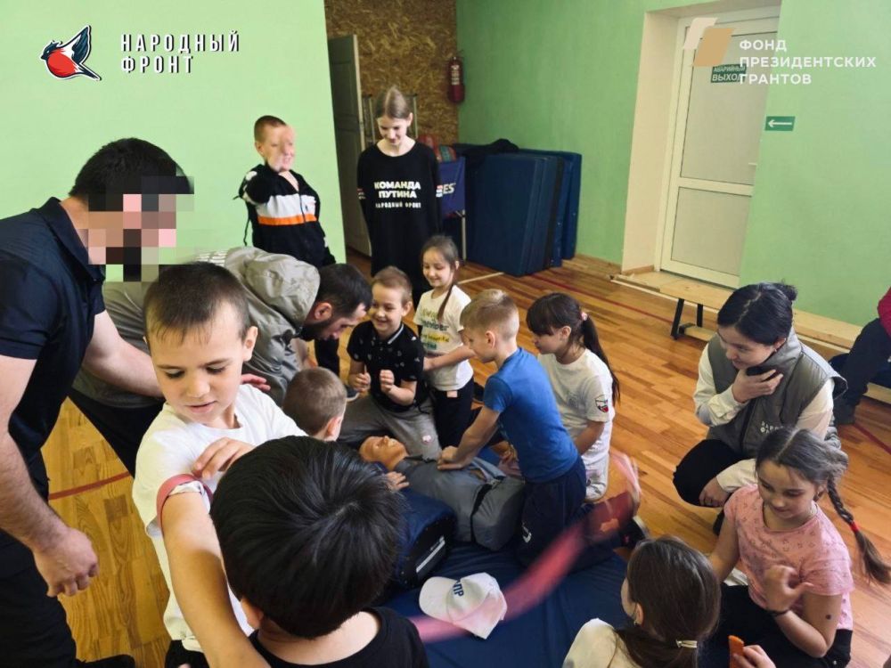 Молодежка Народного Фронта провела урок мужества совместно с Росгвардией Молодежка Народного Фронта провела урок мужества совместно с Росгвардией