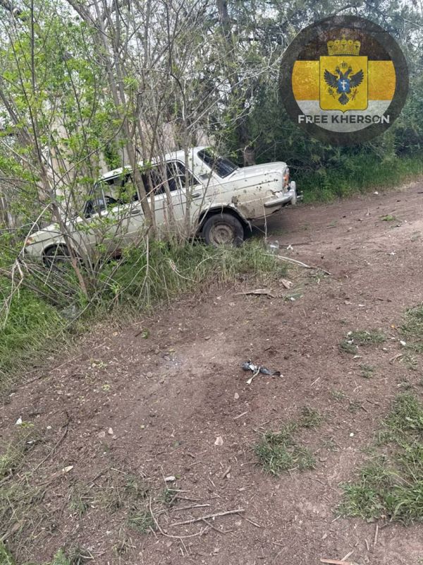 В селе Малая Лепетиха боевики ВСУ совершили целенаправленный удар по гражданскому автомобилю В селе Малая Лепетиха боевики ВСУ совершили целенаправленный удар по гражданскому автомобилю