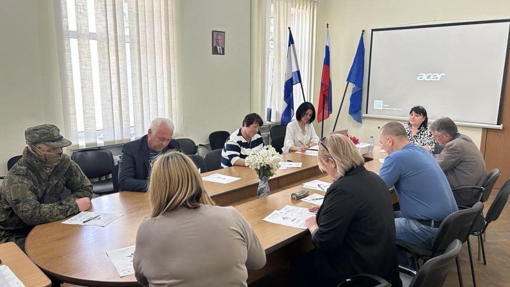 Главной площадкой "Диктанта Победы" в Великолепетихском муниципальном округе стало здание администрации округа Главной площадкой "Диктанта Победы" в Великолепетихском муниципальном округе стало здание администрации округа