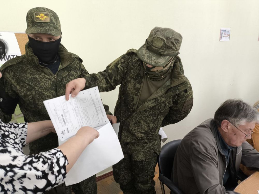 Главной площадкой "Диктанта Победы" в Великолепетихском муниципальном округе стало здание администрации округа Главной площадкой "Диктанта Победы" в Великолепетихском муниципальном округе стало здание администрации округа