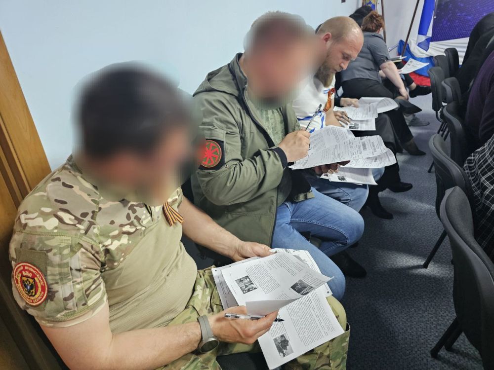 Сегодня в Чаплинском местном отделении партии "Единая Россия" состоялся Всероссийский исторический "Диктант Победы", посвященный событиям Великой Отечественной войны Сегодня в Чаплинском местном отделении партии "Единая Россия" состоялся Всероссийский исторический "Диктант Победы", посвященный событиям Великой Отечественной войны