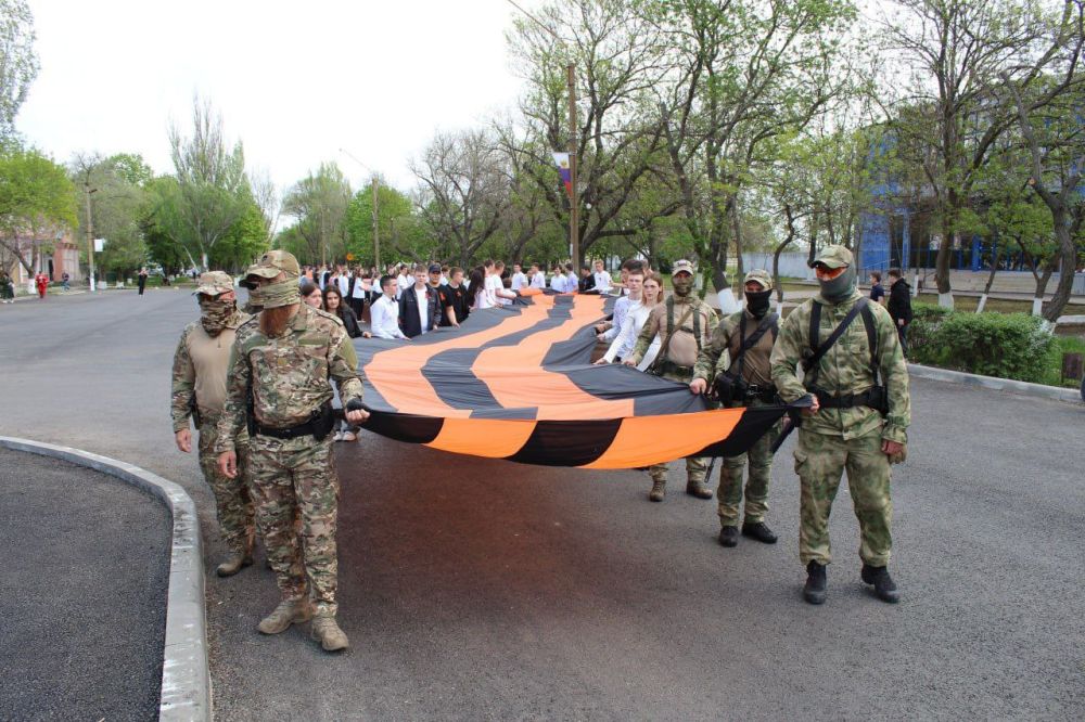 "Время не имеет власти над величием всего, что мы пережили в войну, ... а народ, переживший однажды большие испытания, будет и впредь черпать силы в этой победе!" "Время не имеет власти над величием всего, что мы пережили в войну, ... а народ, переживший однажды большие испытания, будет и впредь черпать силы в этой победе!"