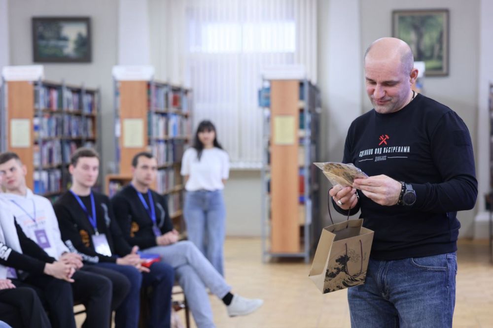 Артём Жога: В Екатеринбурге проходит молодёжный форум "Россия и Запад: глобальное противостояние" Артём Жога: В Екатеринбурге проходит молодёжный форум "Россия и Запад: глобальное противостояние"