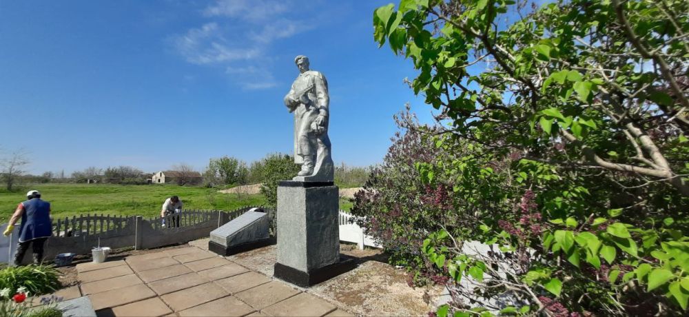 В преддверии празднования 80-летия Победы в Великой Отечественной войне в Софиевке и Камышанке в рамках Всероссийского субботника привели в порядок памятники В преддверии празднования 80-летия Победы в Великой Отечественной войне в Софиевке и Камышанке в рамках Всероссийского субботника привели в порядок памятники