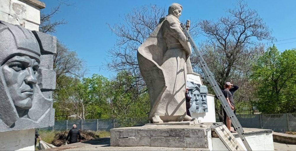 Благоустройство мемориала в Таврийском Благоустройство мемориала в Таврийском