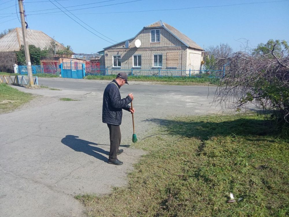 В городском округе город Новая Каховка прошел всеобщий субботник В городском округе город Новая Каховка прошел всеобщий субботник