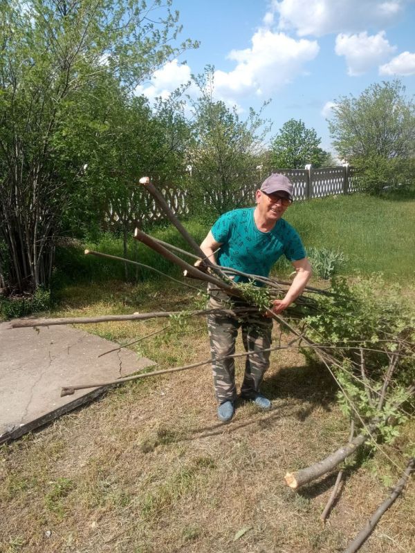 ### Участие депутатов партии "Единая Россия" в Всероссийском субботнике ### Участие депутатов партии "Единая Россия" в Всероссийском субботнике