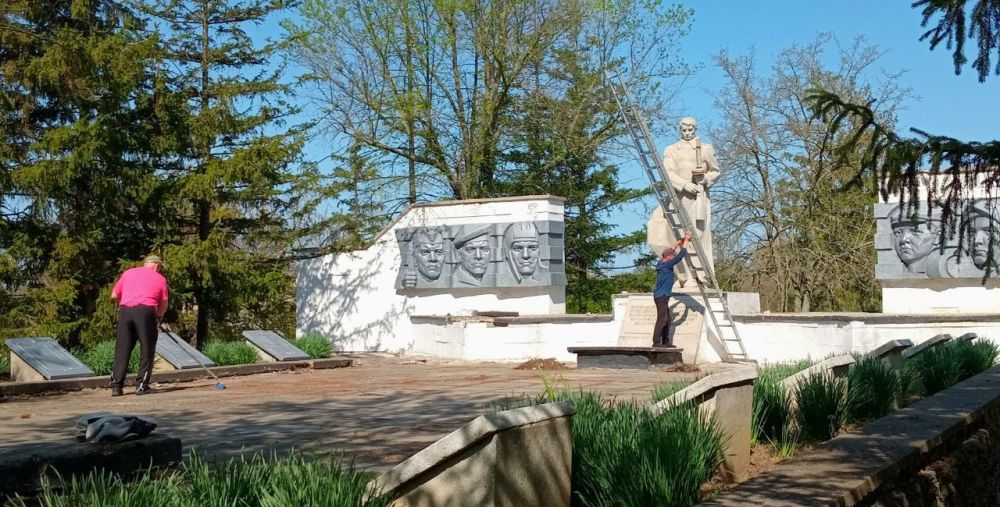 Благоустройство мемориала в Таврийском Благоустройство мемориала в Таврийском