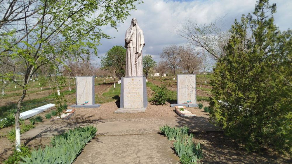 Завершение ремонта мемориала "Скорбящая Мать" в с. Шотовка Завершение ремонта мемориала "Скорбящая Мать" в с. Шотовка