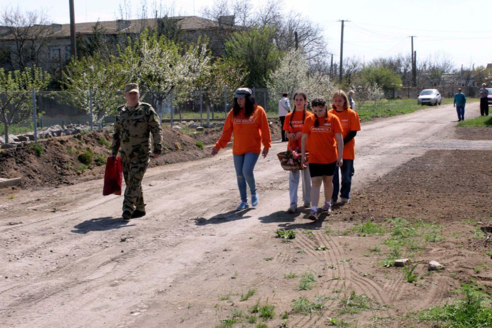 В Новотроицке добровольцы движения #МЫВМЕСТЕ поздравили с светлым праздником Пасха ребёнка ВОВ В Новотроицке добровольцы движения #МЫВМЕСТЕ поздравили с светлым праздником Пасха ребёнка ВОВ