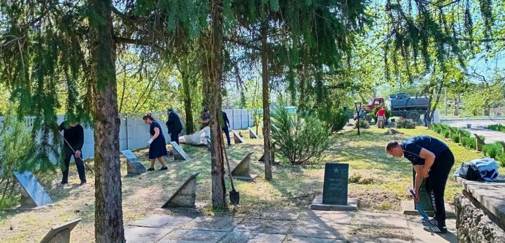 Мемориал воинам Великой Отечественной войны благоустроили в селе Таврийское Голопристанского округа Мемориал воинам Великой Отечественной войны благоустроили в селе Таврийское Голопристанского округа