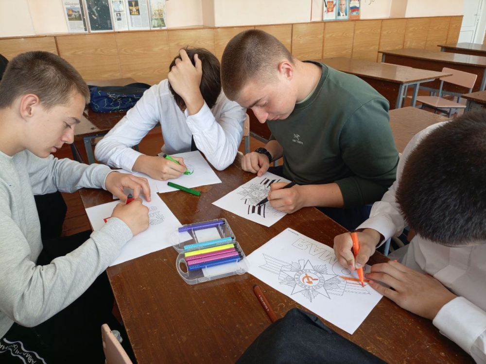 Первые Брилевской школы приняли участие в акции «Окна Победы» Первые Брилевской школы приняли участие в акции «Окна Победы»