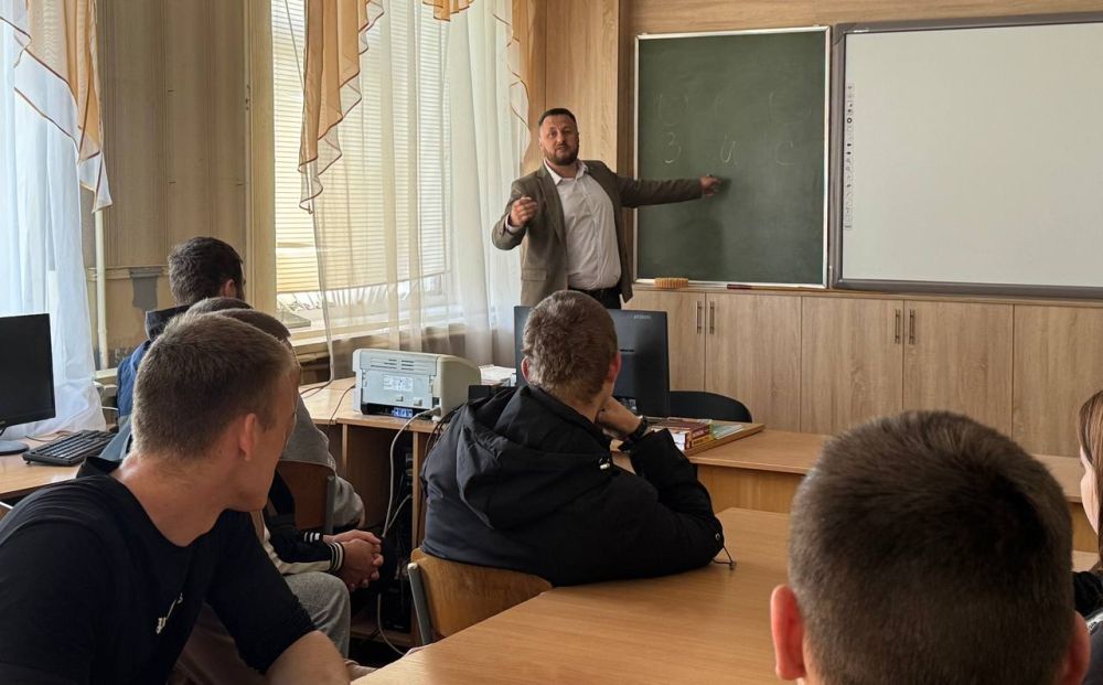 Александр Хлюстов: Ко Дню российского парламентаризма встретился со Александр Хлюстов: Ко Дню российского парламентаризма встретился со