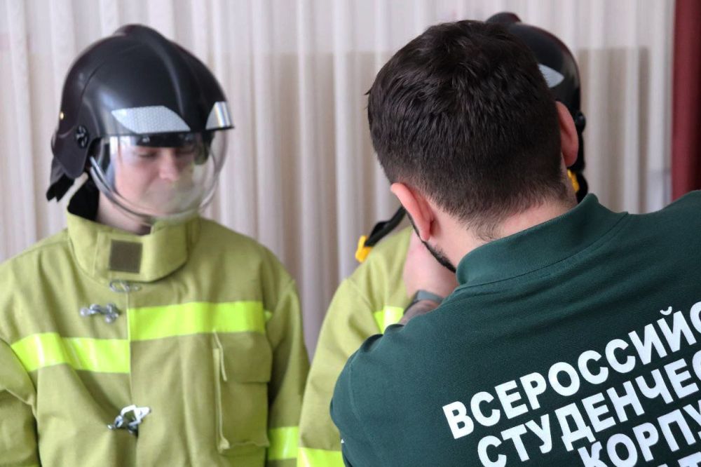 Безопасностьв действии. Херсонское региональное отделение ВСКС провело незабываемый мастер-класс по безопасности для учеников и педагогов Скадовской школы №3. Программа началась сважного теоретического блока, добровольцы... Безопасностьв действии. Херсонское региональное отделение ВСКС провело незабываемый мастер-класс по безопасности для учеников и педагогов Скадовской школы №3. Программа началась сважного теоретического блока, добровольцы...