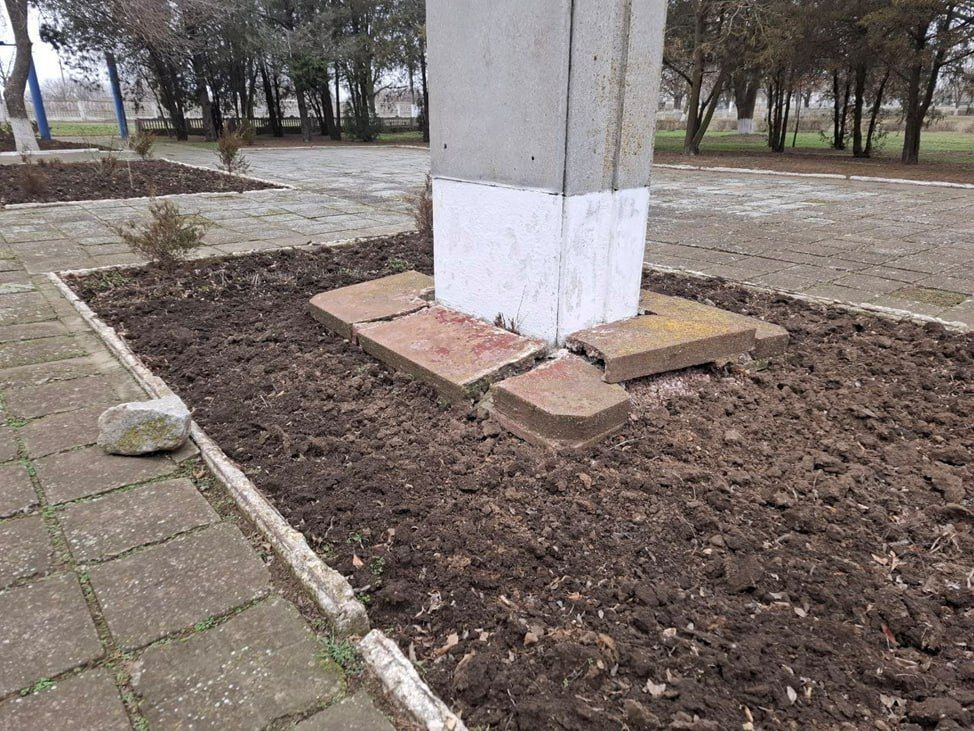В селе Первоконстантиновка провели работы по благоустройству Мемориала павшим воинам В селе Первоконстантиновка провели работы по благоустройству Мемориала павшим воинам