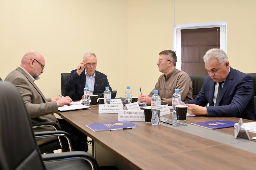 Владимир Сальдо: Провёл совещание по вопросам строительства