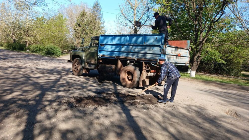 В Чаплинском муниципальном округе проводится благоустройство дорог В Чаплинском муниципальном округе проводится благоустройство дорог