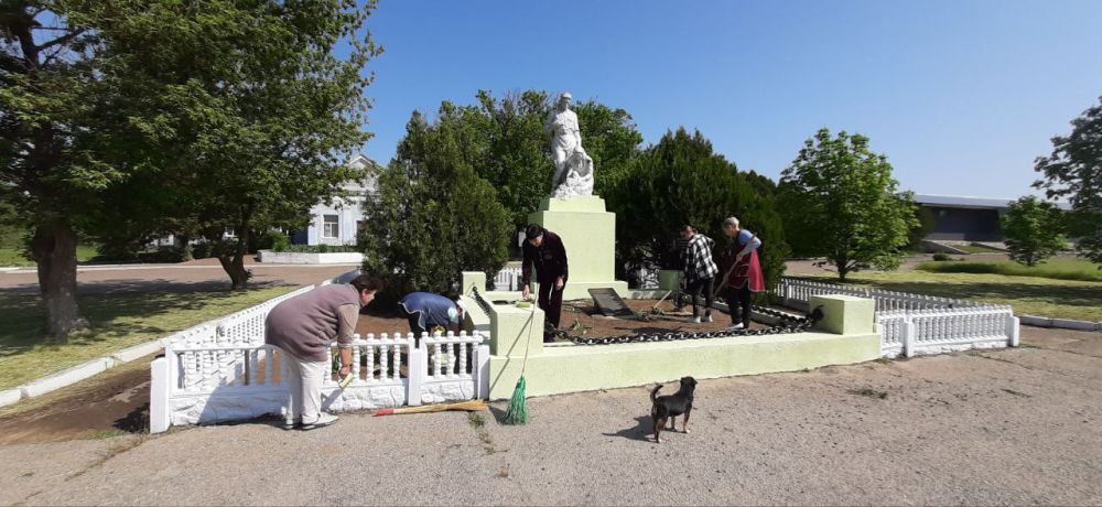 Памятники, посвящённые погибшим в годы Великой Отечественной войны, были благоустроены в Лукьяновке и Васильевке Памятники, посвящённые погибшим в годы Великой Отечественной войны, были благоустроены в Лукьяновке и Васильевке