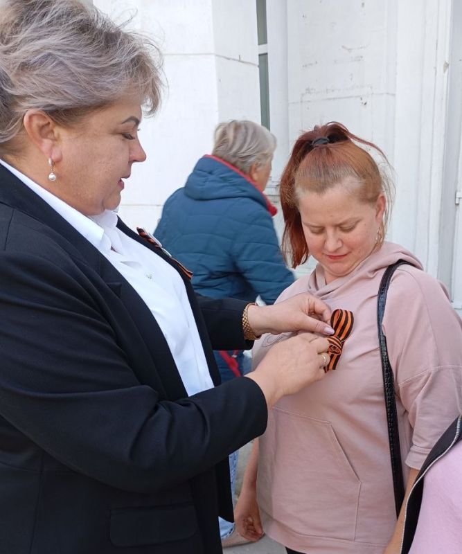 Великолепетихский округ присоединился к, стартовавшей по всей территории России, акции «Георгиевская ленточка», которая каждый год объединяет миллионы людей по всей России и за рубежом Великолепетихский округ присоединился к, стартовавшей по всей территории России, акции «Георгиевская ленточка», которая каждый год объединяет миллионы людей по всей России и за рубежом