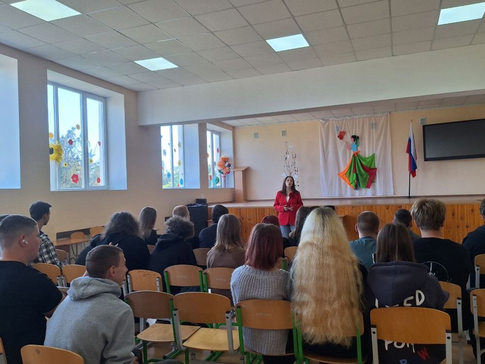 ПСИХОЛОГО-ПЕДАГОГИЧЕСКИЕ КЛАССЫ В ЛАЗУРНЕНСКОЙ ШКОЛЕ ПСИХОЛОГО-ПЕДАГОГИЧЕСКИЕ КЛАССЫ В ЛАЗУРНЕНСКОЙ ШКОЛЕ