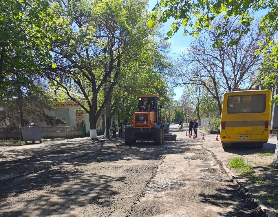 В Чаплинском муниципальном округе проводится благоустройство дорог В Чаплинском муниципальном округе проводится благоустройство дорог
