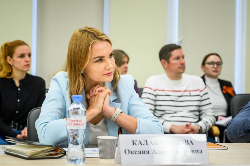 Владимир Сальдо провел рабочее совещание по проекту "Герои Херсонщины" Владимир Сальдо провел рабочее совещание по проекту "Герои Херсонщины"