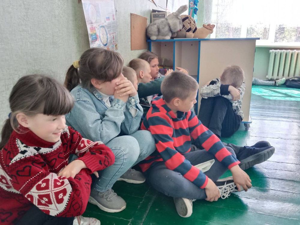 В ГБОУ ХО «Нижнеторгаивской школе Нижнесерогозского МО" были проведены Всероссийские учения по действиям сотрудников охраны, обучающихся и работников обьектов образовательных организаций при захвате террористами и... В ГБОУ ХО «Нижнеторгаивской школе Нижнесерогозского МО" были проведены Всероссийские учения по действиям сотрудников охраны, обучающихся и работников обьектов образовательных организаций при захвате террористами и...
