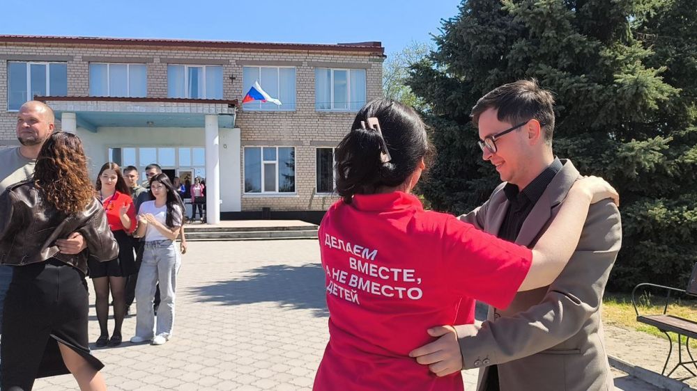 Первые Алешкинского округа приняли участие в «Случайном вальсе» Первые Алешкинского округа приняли участие в «Случайном вальсе»