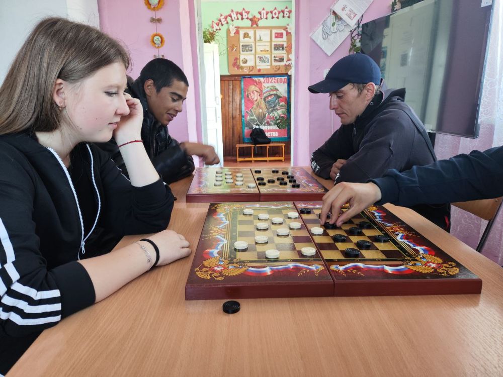 В Костогрызовском сельском клубе состоялся турнир по шашкам среди молодежи В Костогрызовском сельском клубе состоялся турнир по шашкам среди молодежи
