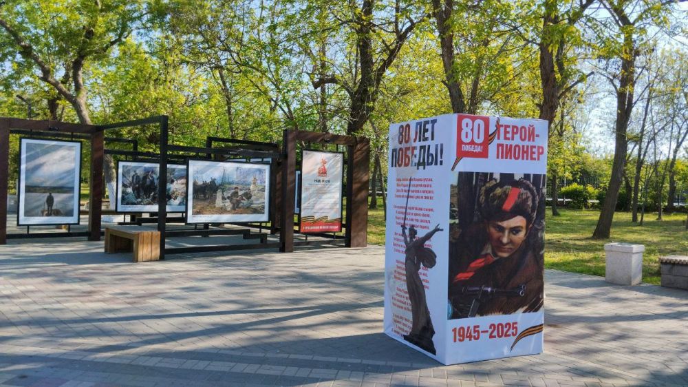 В Геническе завершаются работы по благоустройству сквера Воинской Славы В Геническе завершаются работы по благоустройству сквера Воинской Славы