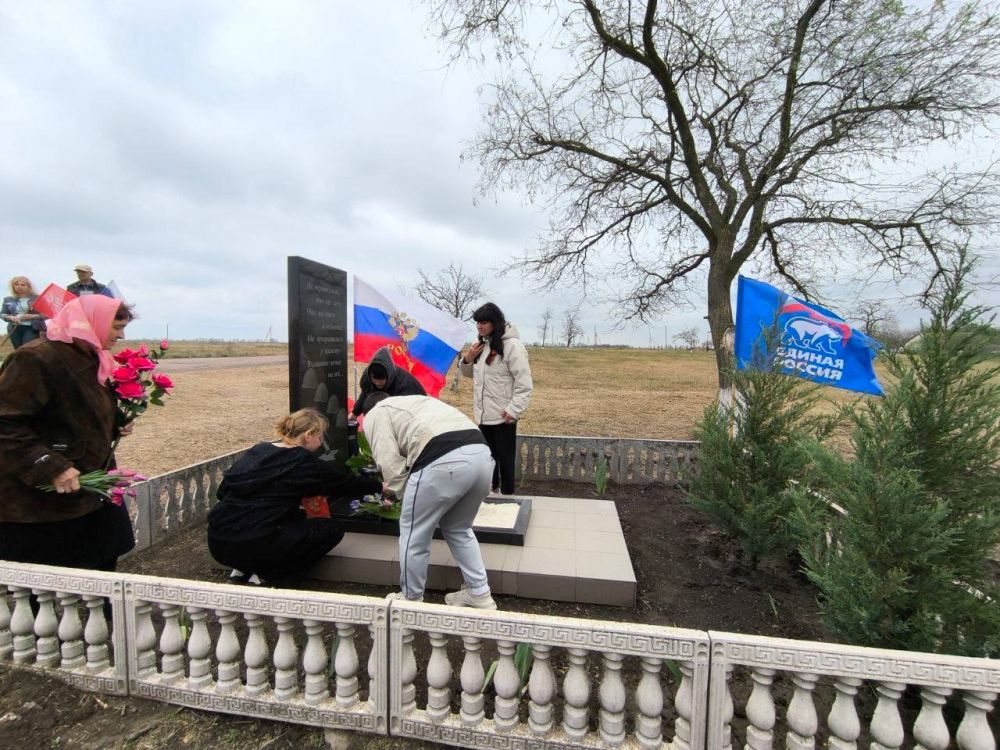 В преддверии 80-летия Победы в Великой Отечественной войне и с целью воспитания уважительного отношения к памяти павших воинов, в селе Партизаны Нижнесерогозского МО прошел митинг-реквием "Память бессмертна" В преддверии 80-летия Победы в Великой Отечественной войне и с целью воспитания уважительного отношения к памяти павших воинов, в селе Партизаны Нижнесерогозского МО прошел митинг-реквием "Память бессмертна"