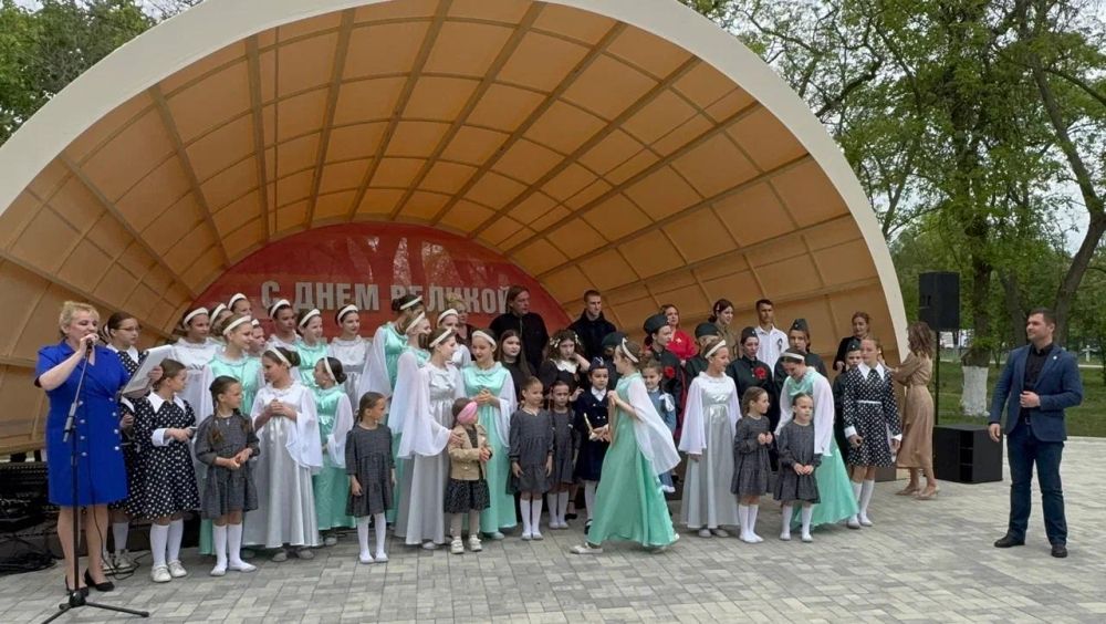 Гала-концерт фестиваля-конкурса "Победная весна", посвященный 80-летию Победы, состоялся в Геническе Гала-концерт фестиваля-конкурса "Победная весна", посвященный 80-летию Победы, состоялся в Геническе