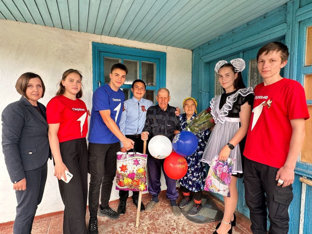 Первые Алешкинского округа поздравили детей войны с наступающим Днем Победы Первые Алешкинского округа поздравили детей войны с наступающим Днем Победы