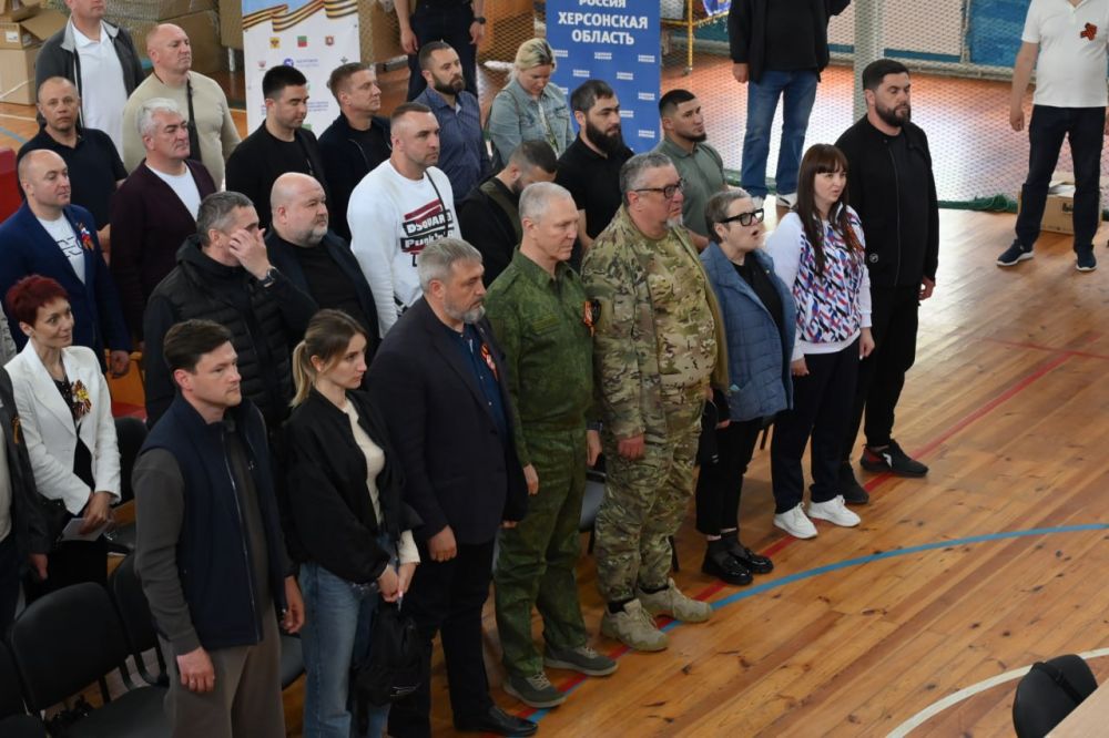 Владимир Сальдо: Посетил турнир по боксу в Геническе, посвящённый юбилею Великой Победы Владимир Сальдо: Посетил турнир по боксу в Геническе, посвящённый юбилею Великой Победы
