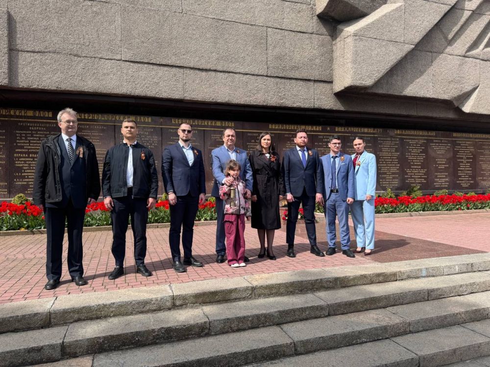 По поручению Губернатора Херсонской области Владимира Сальдо, в рамках проведения праздничных мероприятий к 80-летию Великой Победы, делегация Херсонской области во главе с заместителем Губернатора – Руководителем... По поручению Губернатора Херсонской области Владимира Сальдо, в рамках проведения праздничных мероприятий к 80-летию Великой Победы, делегация Херсонской области во главе с заместителем Губернатора – Руководителем...
