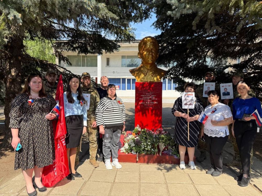 С гордостью в строю "Бессмертного полка" С гордостью в строю "Бессмертного полка"