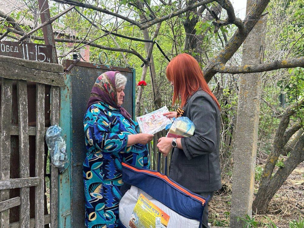В День Победы ветеранам и детям войны, проживающим в Ивановском округе, вручили подарки В День Победы ветеранам и детям войны, проживающим в Ивановском округе, вручили подарки